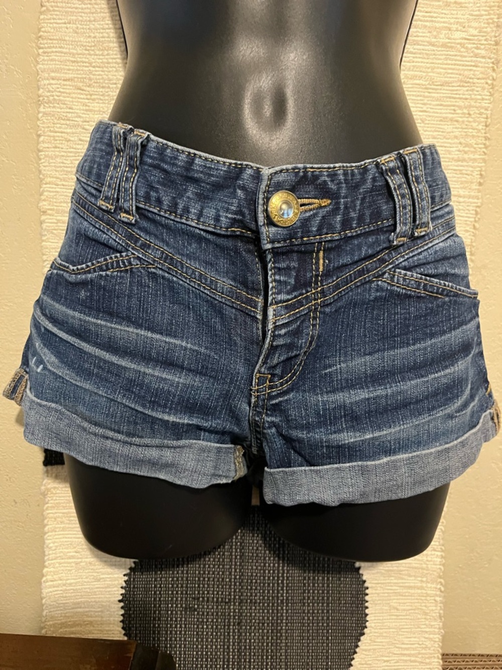 Express Jeans Dark Blue Denim Roll-Cuff Women's Shorts sz 6